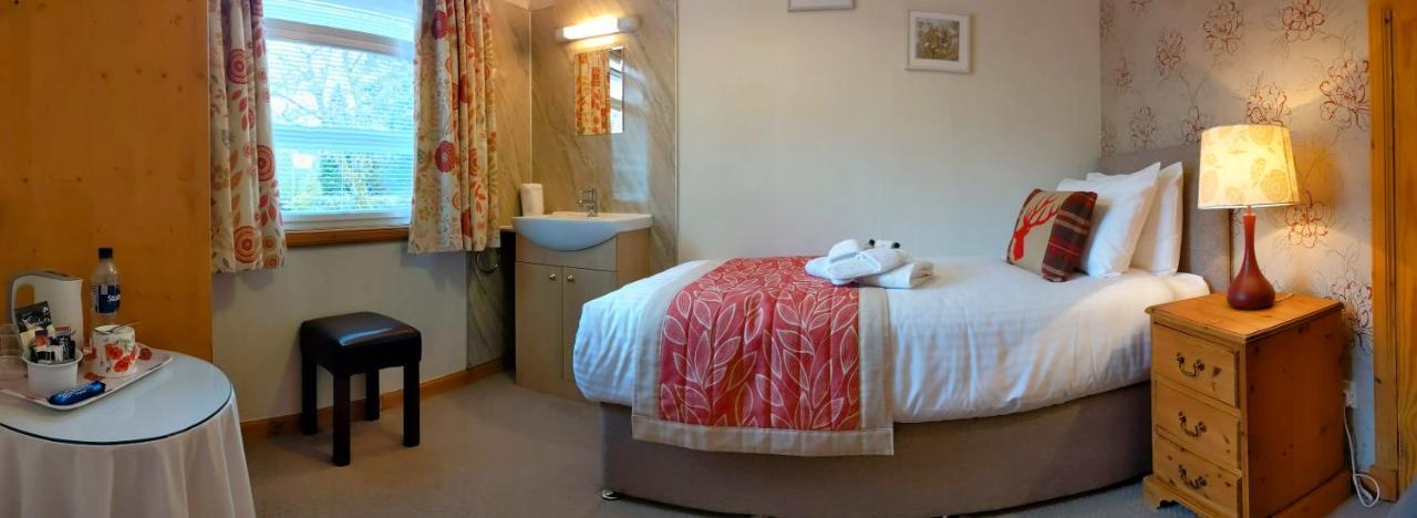 Homagen Bed & Breakfast Roybridge Extérieur photo