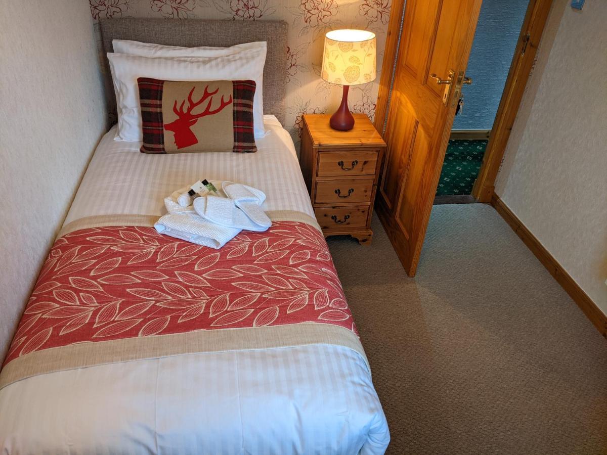 Homagen Bed & Breakfast Roybridge Extérieur photo